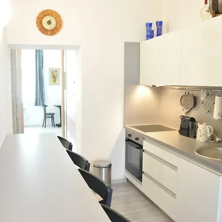 Modern & Historic Apartman