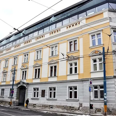 Modern & Historic Apartmán *